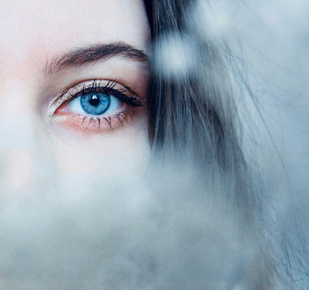 womans-blue-eyes-with-blue-eyes-hwD_SVnZu7Q