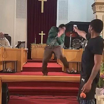 man-attemps-to-shoot-pastor-gun-jams