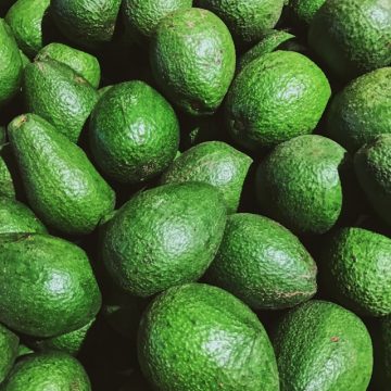 close-up-photo-of-green-fruits-R_buhpl8wSo