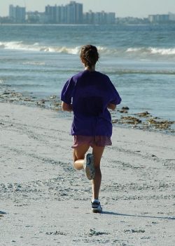 https://pixabay.com/photos/woman-jogger-jogging-beach-ocean-1678716/